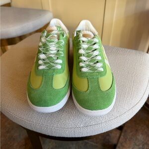 NWT Women’s Vintage Havana  Green Sneakers